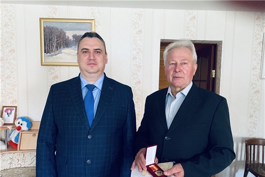 Коллектив Госслужбы Чувашии по делам юстиции поздравил старшее поколение с Международным днем пожилых людей