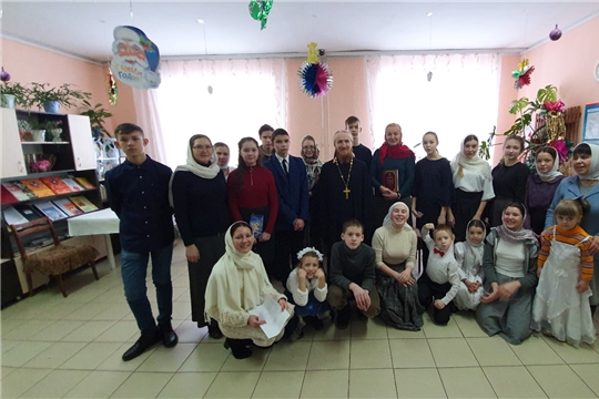 Украсили Рождественскую елку