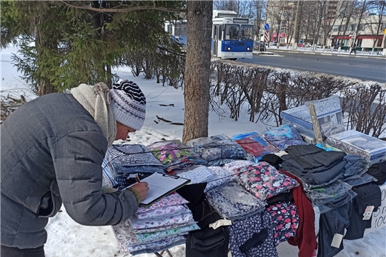 На улицах Московского района г. Чебоксары выявлены факты нелегальной торговли