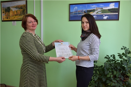 «Жилье и городская среда»: в администрации Московского района г. Чебоксары молодым семьям вручили свидетельства о праве на получение социальной выплаты