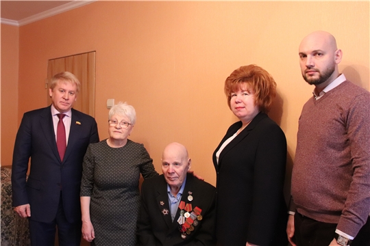г. Новочебоксарск: юбилейную медаль в честь 75-летия Великой Победы вручили ветерану Александру Ивановичу Кулагину