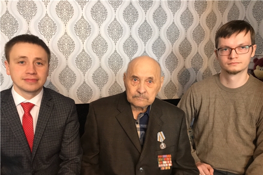  юбилейную медаль в честь 75-летия Великой Победы вручили участнику войны Петру Васильевичу Васину