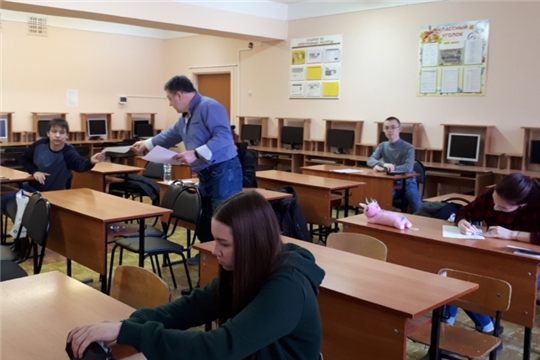 Новочебоксарские школьники приняли участие в олимпиаде «Электронный наномир»