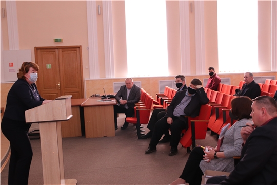 Глава администрации Новочебоксарска Ольга Чепрасова поручила руководителям управляющих компаний усилить дезинфекцию в подъездах