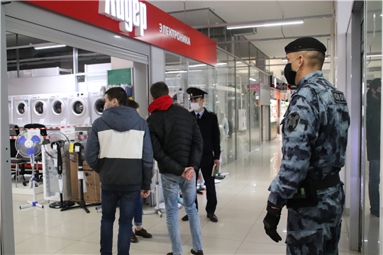 В Новочебоксарске ежедневно продолжаются рейды по проверке соблюдения изменений ограничительных мер по противодействию распространения коронавируснуй инфекции в Чувашии