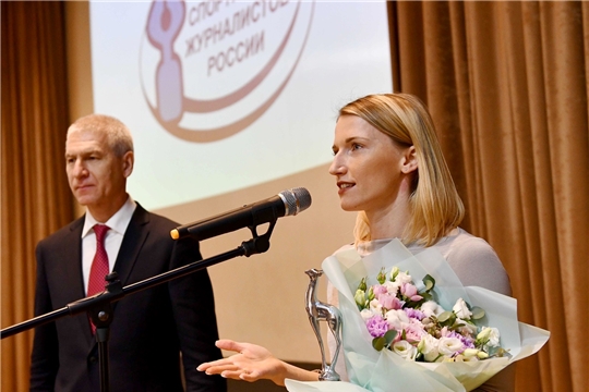 Анжелика Сидорова получила приз Федерации спортивных журналистов России «Серебряная лань»
