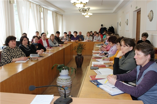 Состоялся очередной семинар-совещание со  специалистами городского и сельских поселений Урмарского района