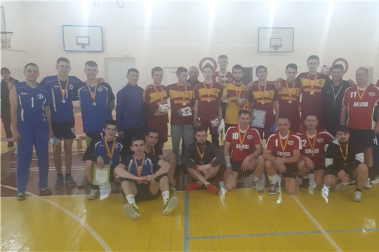 Команда «Шимкусы» – победитель открытого турнира по волейболу среди мужских команд на кубок главы администрации Урмарского района