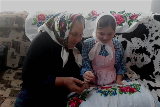 Чăваш тĕррине упраса хăварас тесе чăваш хĕрĕсем тăрăшмасан тата кам тăрăштăр?