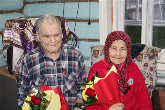 Продолжается вручение юбилейных медалей «75 лет Победы в Великой Отечественной войне 1941-1945 гг.»