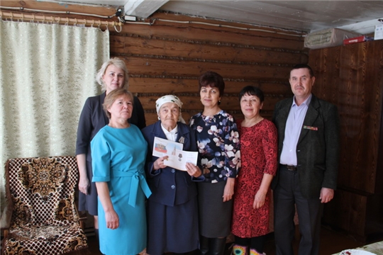 Труженикам тыла вручили юбилейные медали в честь 75-летия Победы в Великой Отечественной войне