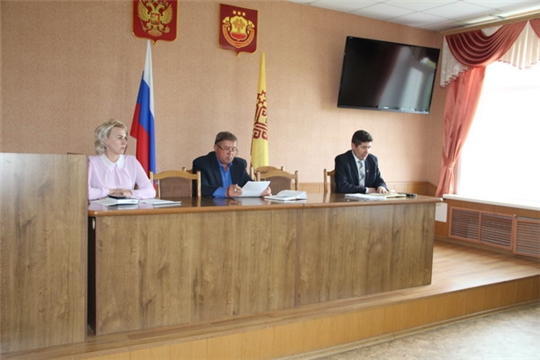 Глава администрации Цивильского района провел рабочее совещание по актуальным вопросам недели