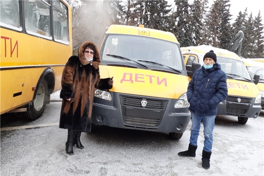 Парк школьных автобусов Алатырского района пополнился новым транспортным средством
