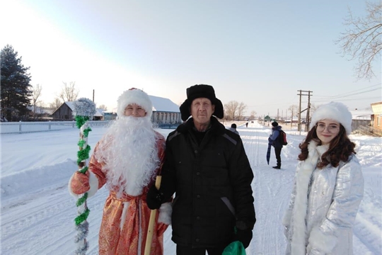 Дед Мороз и Снегурочка поздравляют жителей Алатырского района с наступающим Новым годом