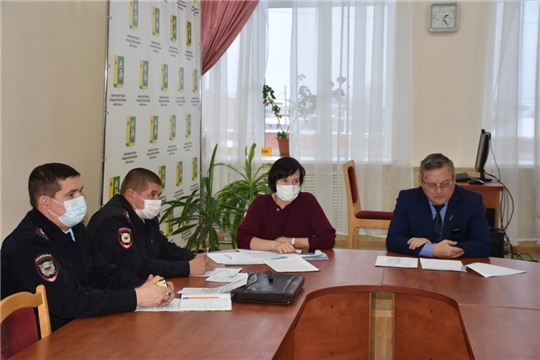 Состоялось заседание комиссии по профилактике правонарушений в Аликовском районе.