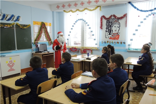 Посещение семей Аликовского района Дедом Морозом в лице субъектов профилактики накануне Нового года