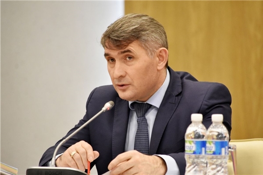 Олег Николаев поручил разработать план работы по защите прав потребителей