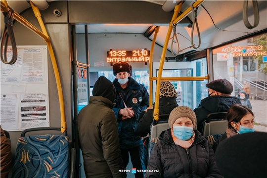 На 19 пассажиров в Чебоксарах составлены акты за отсутствие масок