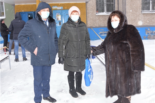 Альбина Егорова поздравила ветеранов с наступающими новогодними праздниками