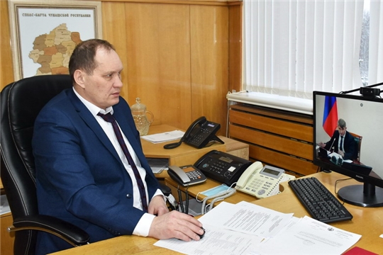 В режиме видеоконференцсвязи глава администрации города Шумерля Валерий Шигашев принял участие в заседания республиканского оперативного штаба