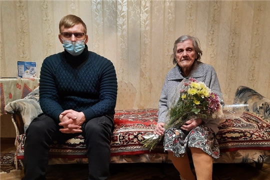 Депутаты городского Собрания исполнили новогодние желания одиноких пожилых шумерлинцев