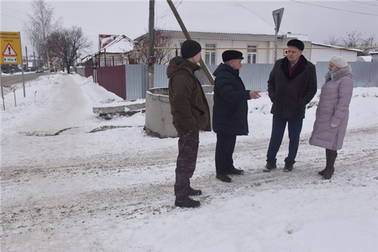 Глава администрации Валерий Шигашев провел выездное совещание по вопросу устранения аварии на канализационных и водопроводных сетях