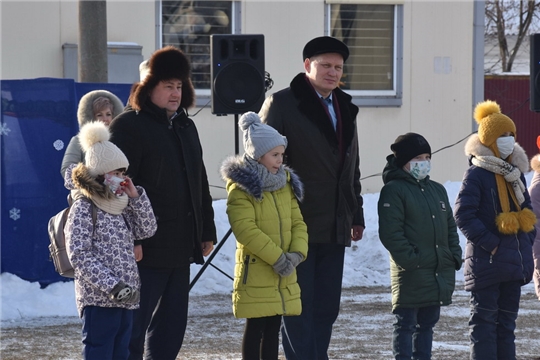 Елка главы администрации города Шумерля в этом году прошла на открытом воздухе