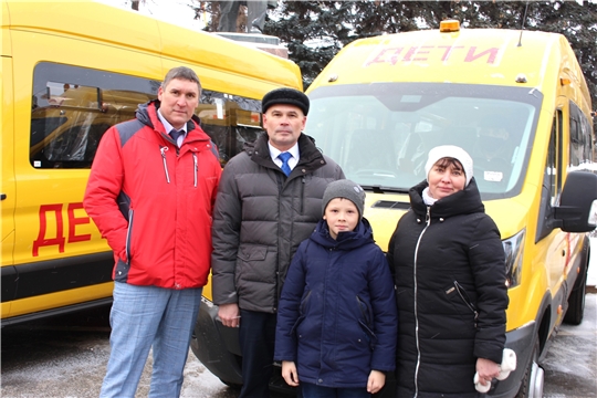 В Козловский район поступили новые школьные автобусы