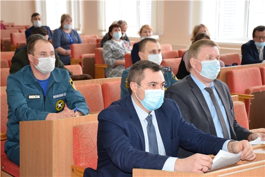 Состоялось внеочередное расширенное заседание комиссии по предупреждению и ликвидации чрезвычайных ситуаций и обеспечению пожарной безопасности в Красночетайском районе