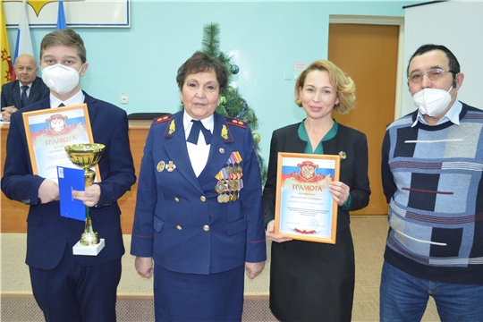 Состоялось торжественное награждение добровольцев Мариинско-Посадского района