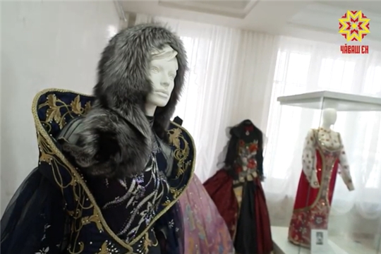 Открылась выставка костюмов из коллекции знаменитого историка моды Александра Васильева 14.12.2020