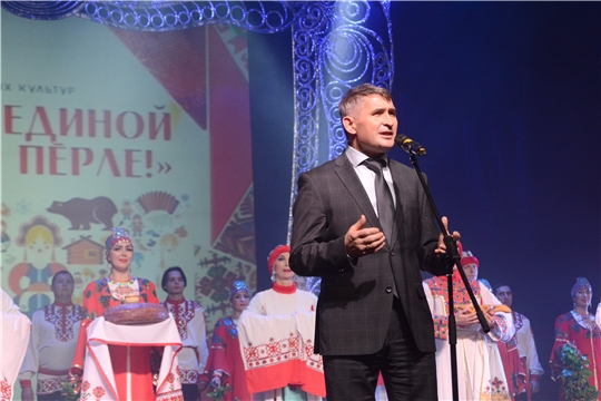 Олег Николаев приветствовал участников фестиваля «В семье единой «Вместе-Пӗрле!»