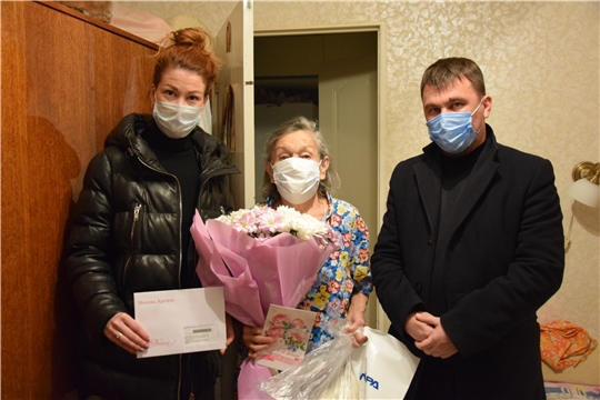 С 90-летним юбилеем поздравили долгожительницу Меланию Коровенкову