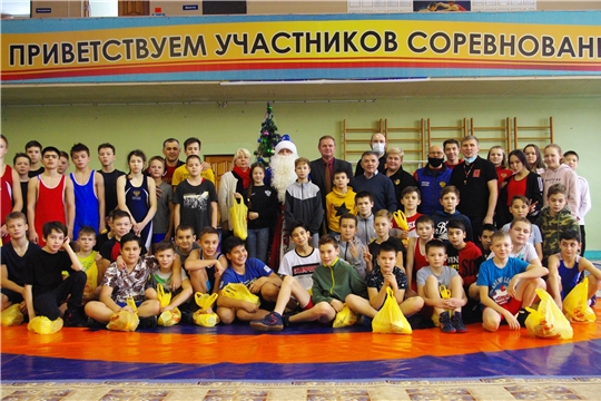 Состоялся традиционный новогодний турнир по вольной борьбе на призы депутата Госсовета Чувашии Елены Бадаевой