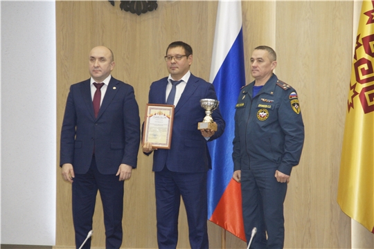 По итогам 2020 года Новочебоксарское городское звено ТП РСЧС Чувашии награждено переходящим кубком и дипломом первой степени