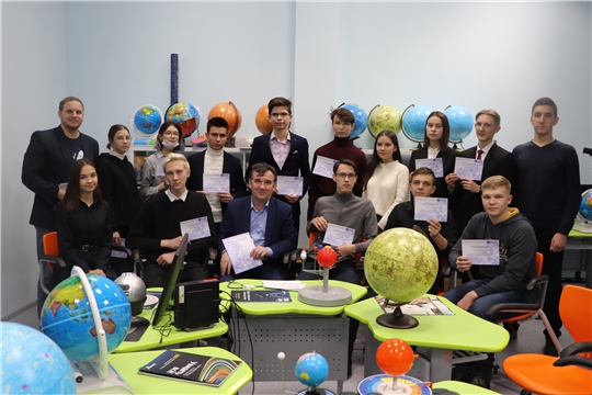 В центре одаренных детей и молодежи «Эткер» завершилась интенсивная программа «Космические технологии»
