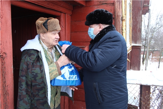 Евгений Лебедев принял участие в праздничной акции «С Новым годом, ветеран!»