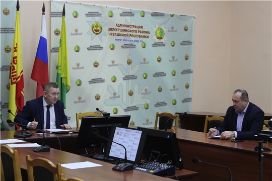 Глава администрации Шемуршинского района Денисов Владимир провел еженедельную планерку