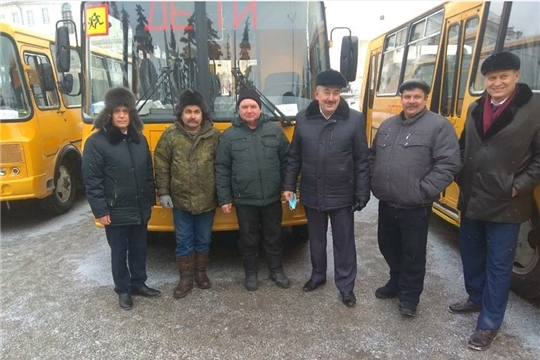 МБОУ «Алгашинская СОШ»  и  МБОУ « Шумерлинская СОШ»   получили новые автобусы  для перевозок учащихся