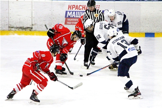 Молодежный хоккейный клуб «Сокол» проведет два матча на домашнем льду