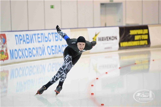 Конькобежец Тимур Карамов выиграл два «золота» всероссийских стартов