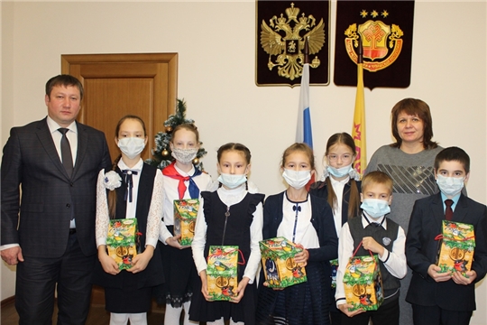 Одаренные дети Урмарского района получили подарки от Главы Чувашии О.А. Николаева