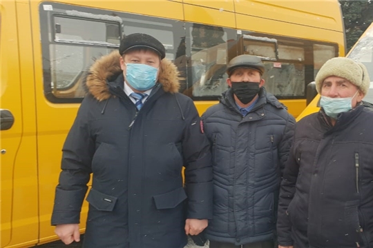 Две школы Урмарского района получили новые школьные автобусы