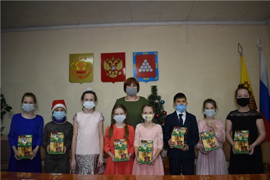Учащиеся 4в класса начальной школы г.Ядрин приняли участие в онлайн-поздравлении Главы Чувашской Республики Олега Николаева