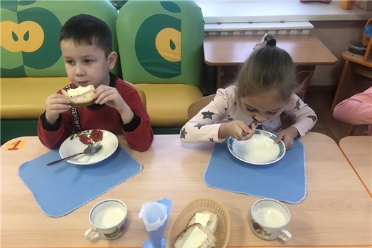 Родительский контроль следит за качеством питания в детском саду "Радуга" 