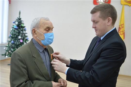 Яковлеву Михаилу Яковлевичу вручена юбилейная медаль "100-летие образования Чувашской автономной области