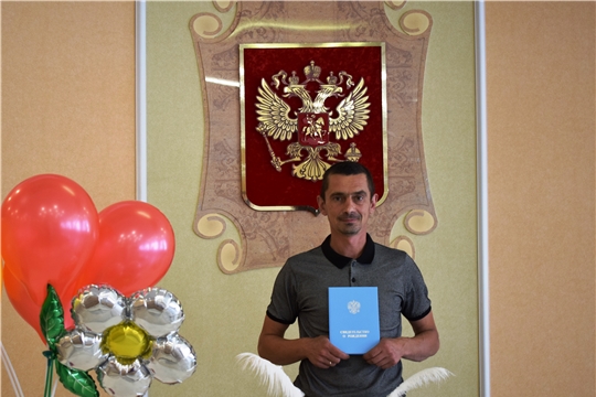 В день отца поздравление принимал счастливый отец многодетного семейства из поселка Восход
