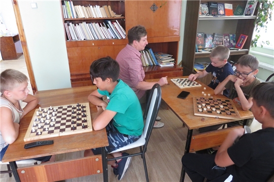 В библиотеках Алатырского район прошли шахматно – шашечные турниры