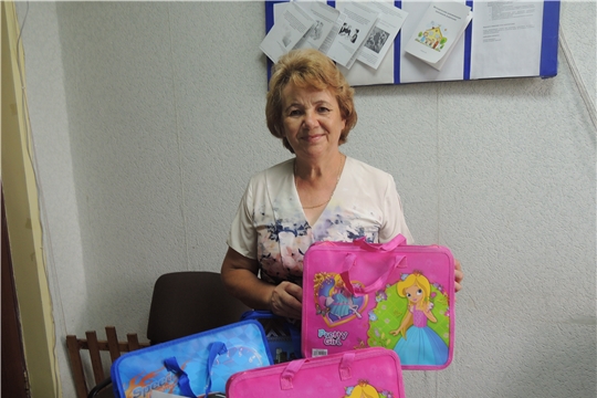 Союз женщин Аликовского района принимает участие в акции помоги пойти учиться