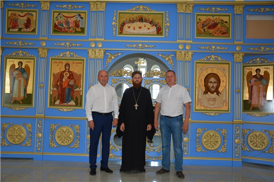 В храме Державной иконы Божией Матери с.Батырево установлен иконостас центрального алтаря строящегося храма